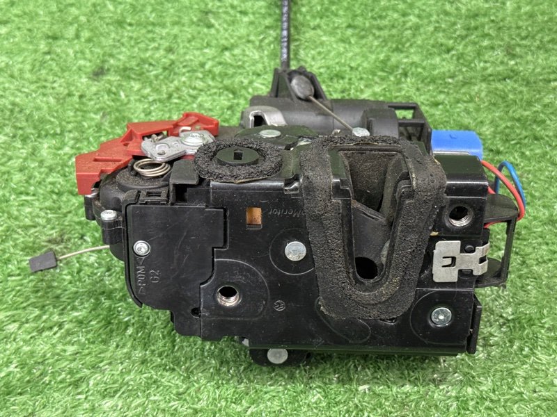 Замок двери Skoda Fabia 2