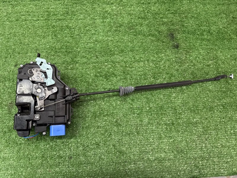 Замок двери Skoda Octavia A5