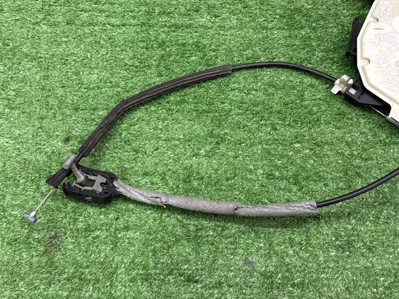 Замок двери Skoda Fabia 2