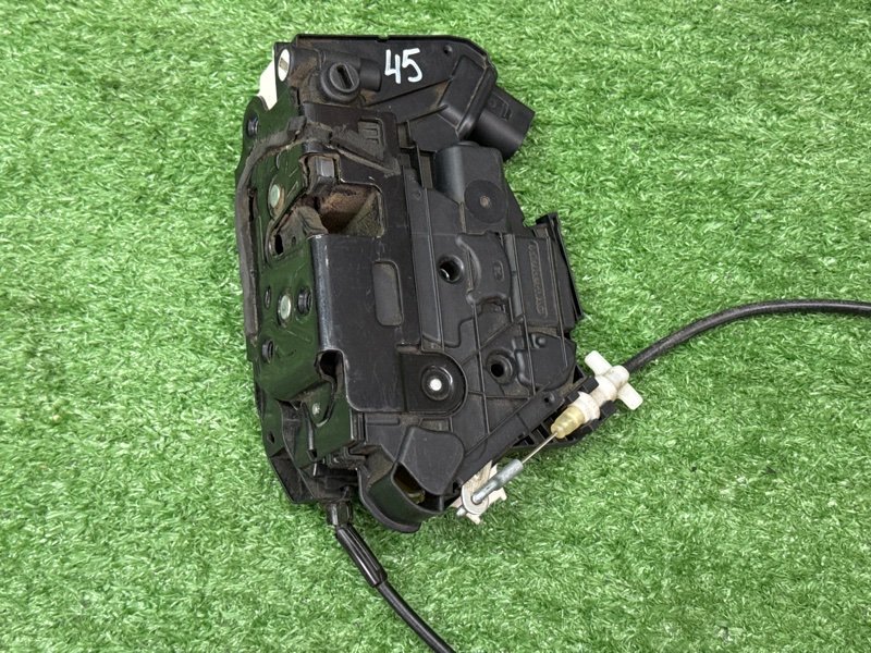 Замок двери Skoda Fabia 2