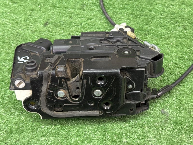 Замок двери Skoda Fabia 2