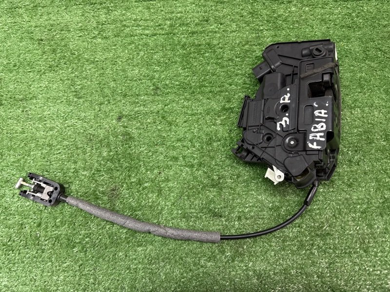 Замок двери Skoda Fabia 2