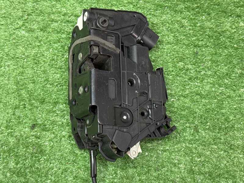 Замок двери Skoda Fabia 2