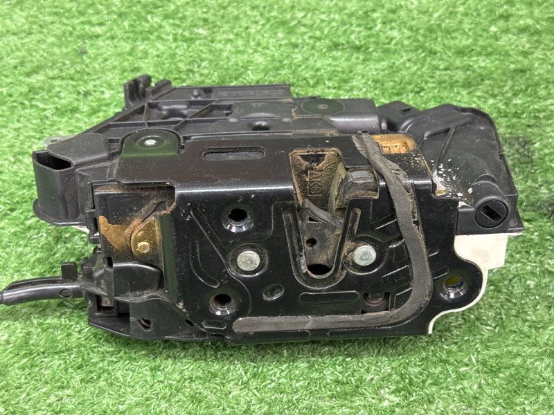 Замок двери Skoda Fabia 2