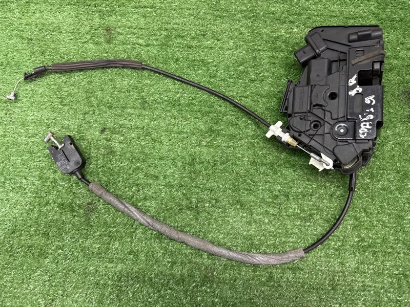 Замок двери Skoda Fabia 2