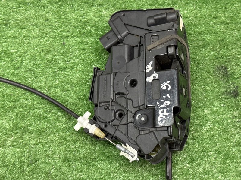 Замок двери Skoda Fabia 2