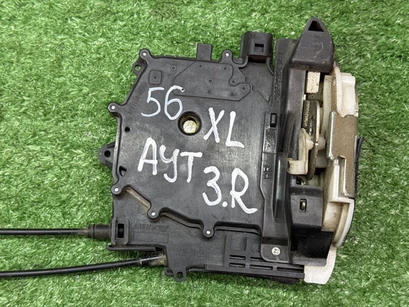 Замок двери Mitsubishi Outlander XL