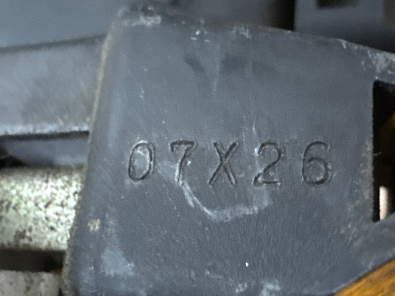 Замок двери Mitsubishi Outlander XL