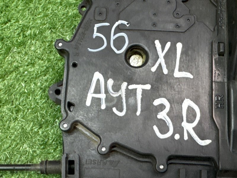 Замок двери Mitsubishi Outlander XL