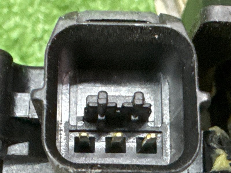 Замок двери Mitsubishi Outlander XL