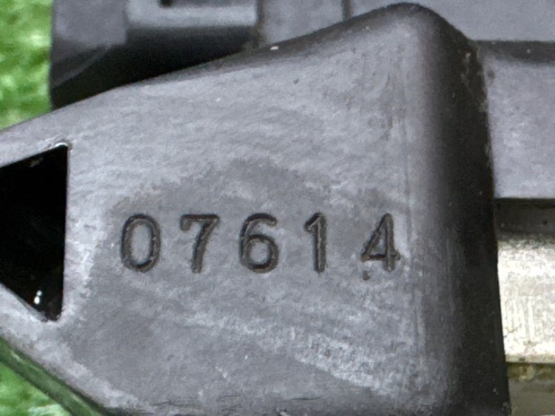 Замок двери Mitsubishi Outlander XL