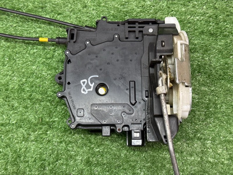 Замок двери Mitsubishi Outlander XL