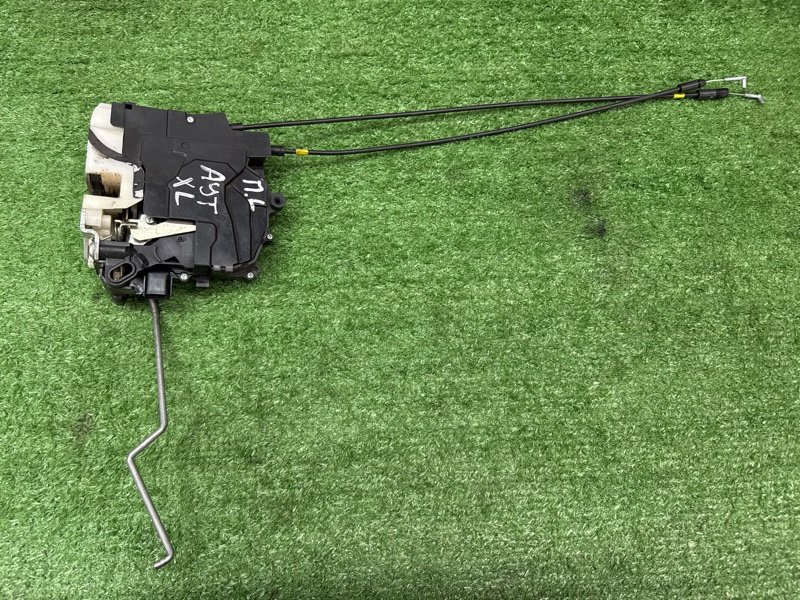 Замок двери Mitsubishi Outlander XL