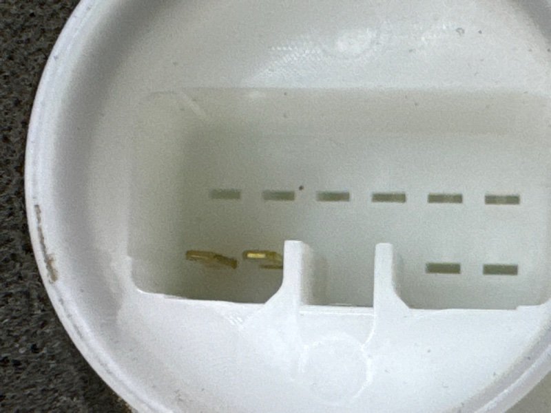 Замок двери Mitsubishi Outlander XL