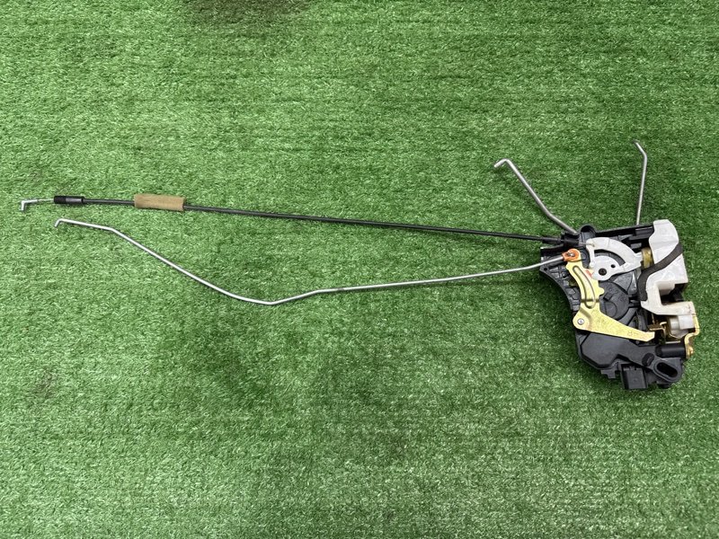 Замок двери Mitsubishi Lancer 9