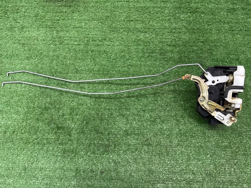 Замок двери Mitsubishi Lancer 9