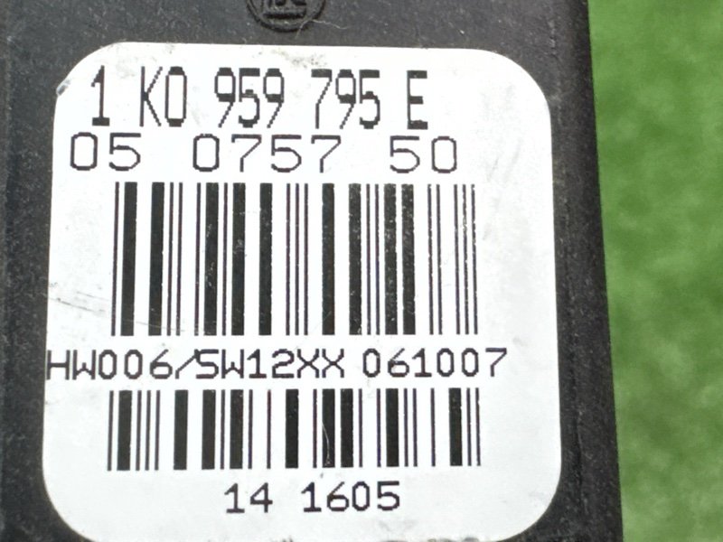 Мотор стеклоподъемника Skoda Octavia A5