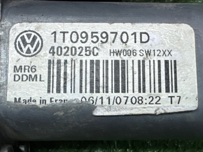 Мотор стеклоподъемника Skoda Octavia A5