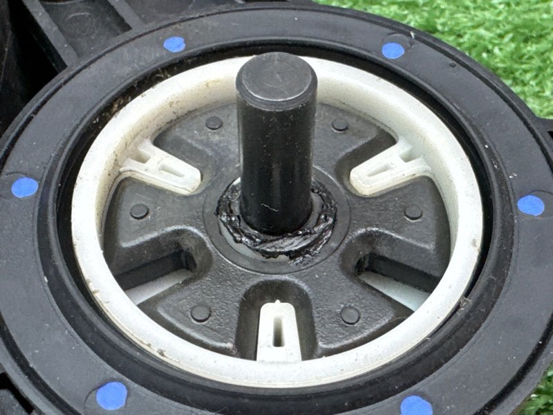 Мотор стеклоподъемника Skoda Octavia A5