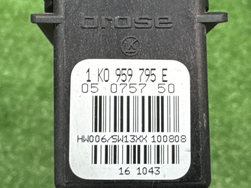 Мотор стеклоподъемника Skoda Octavia A5