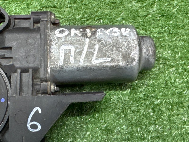 Мотор стеклоподъемника Skoda Octavia A5