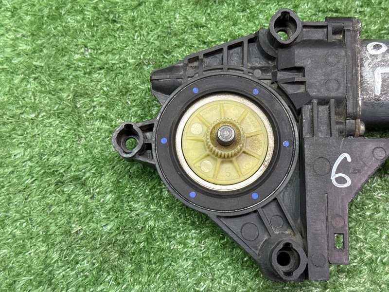 Мотор стеклоподъемника Skoda Octavia A5