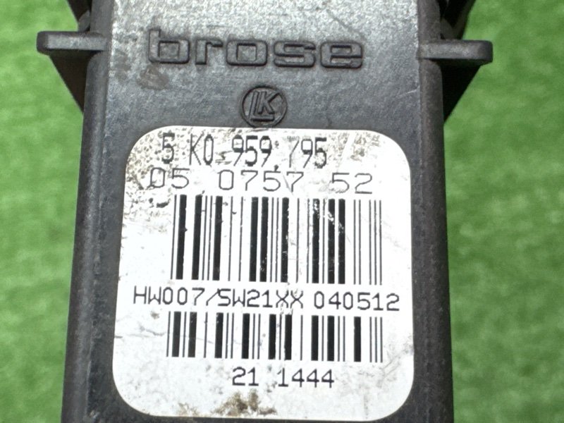 Мотор стеклоподъемника Skoda Octavia A5