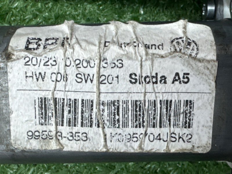 Мотор стеклоподъемника Skoda Octavia A5