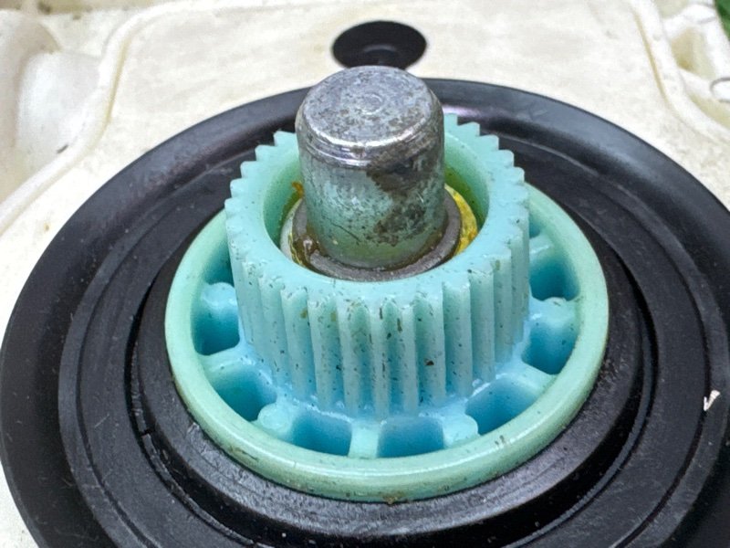 Мотор стеклоподъемника Skoda Octavia A5