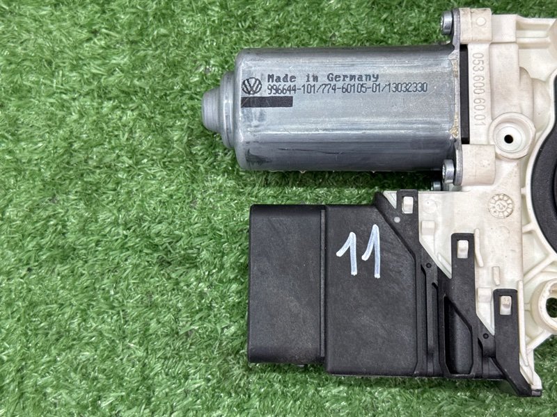 Мотор стеклоподъемника Skoda Octavia A5