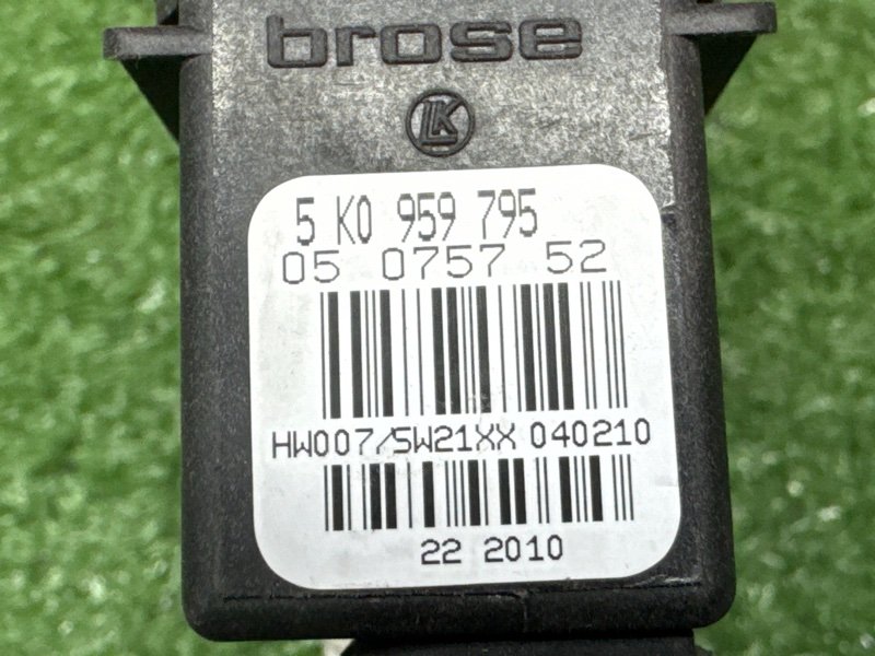 Мотор стеклоподъемника Skoda Octavia A5