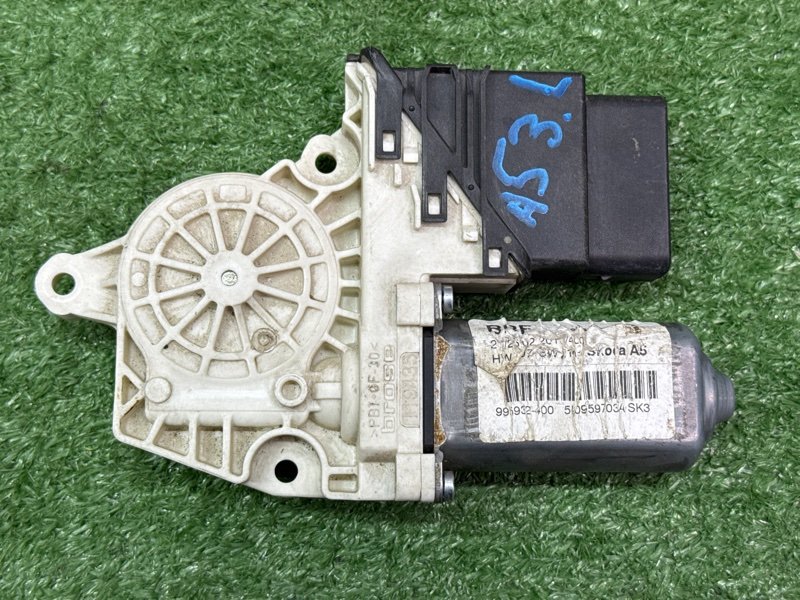 Мотор стеклоподъемника Skoda Octavia A5