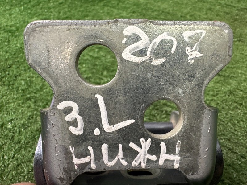 Петли двери Peugeot 207