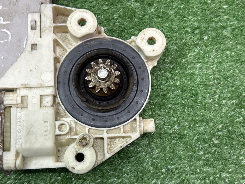 Мотор стеклоподъемника Ford Focus 2