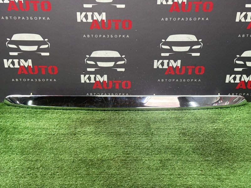 Накладка крышки багажника Peugeot 206