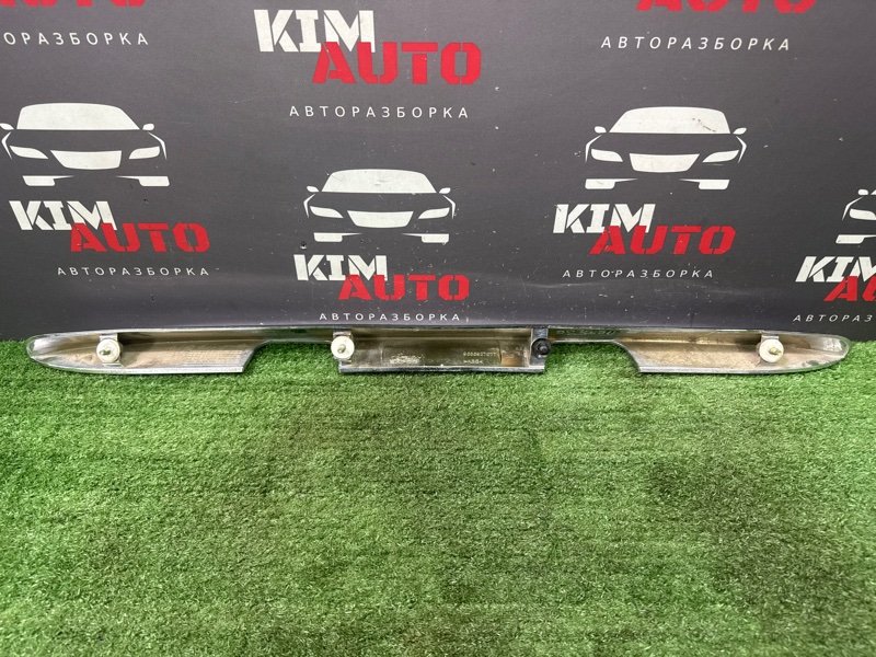 Накладка крышки багажника Peugeot 206