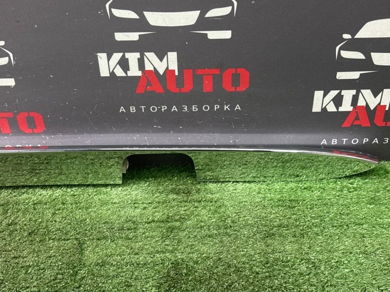 Накладка крышки багажника Peugeot 206