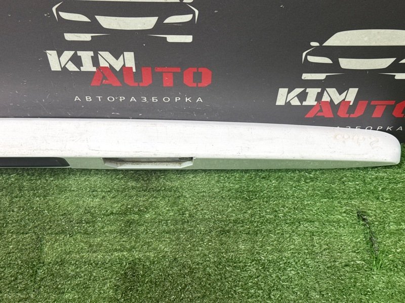 Накладка крышки багажника Ford Focus 2