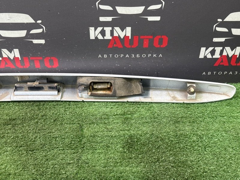 Накладка крышки багажника Ford Focus 2