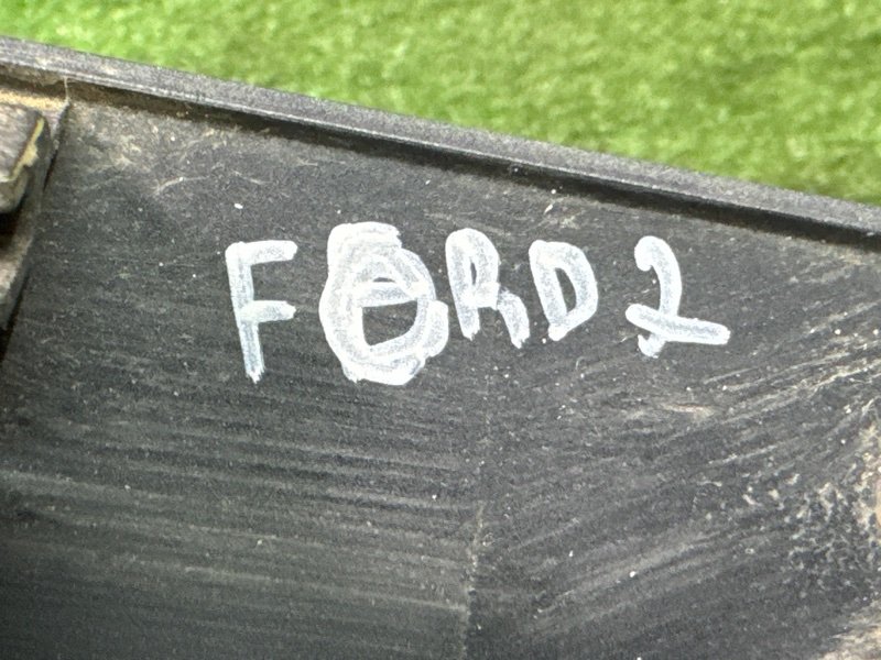 Накладка крышки багажника Ford C-Max