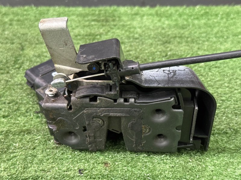 Замок двери Ford Focus 2