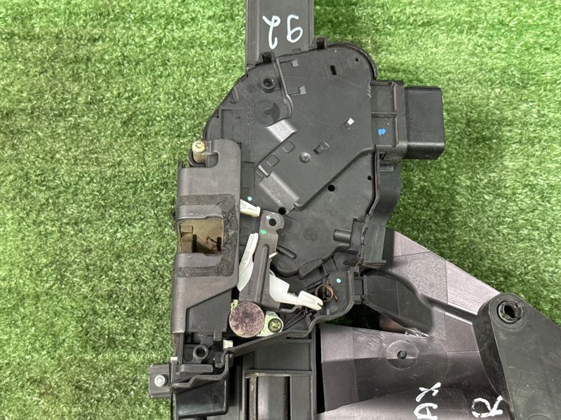 Замок двери Ford C-Max