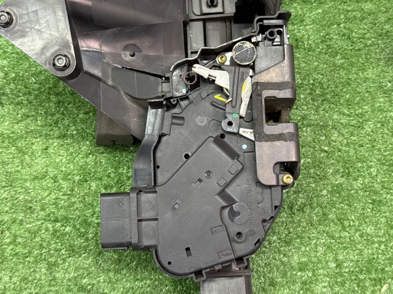 Замок двери Ford C-Max