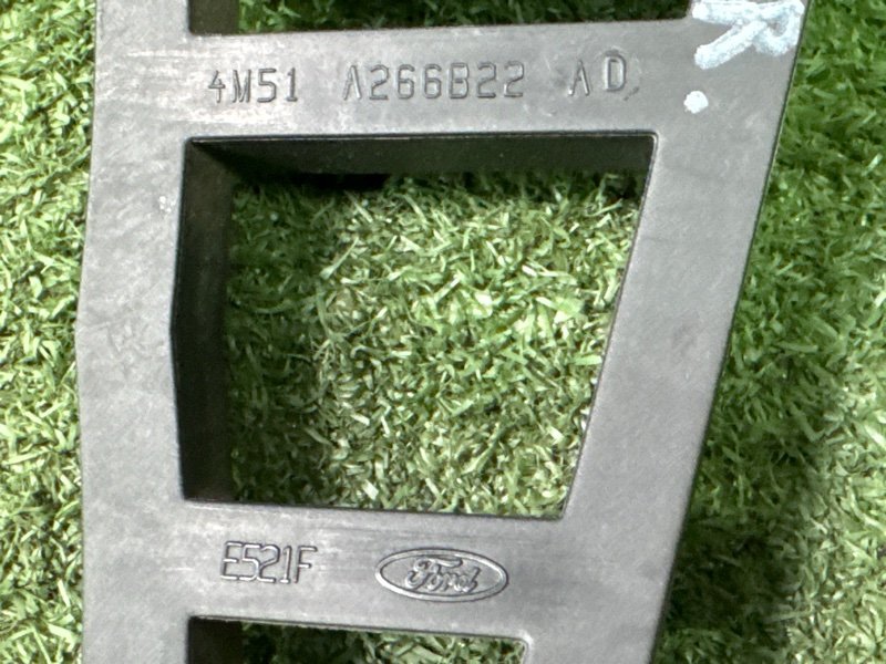 Кронштейн ручки двери Ford Focus 2