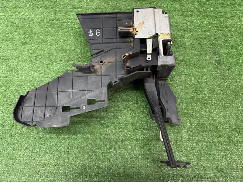 Замок двери Ford Fusion