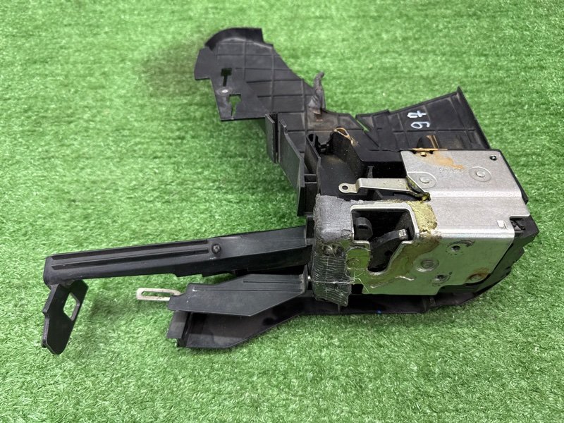 Замок двери Ford Fusion