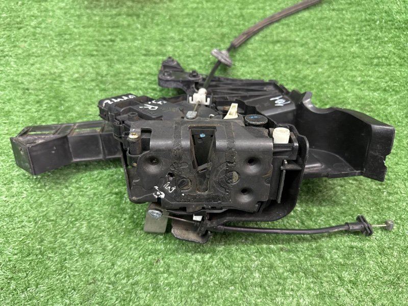 Замок двери Ford Focus 2