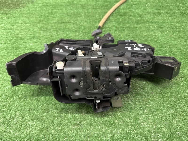 Замок двери Ford Focus 2