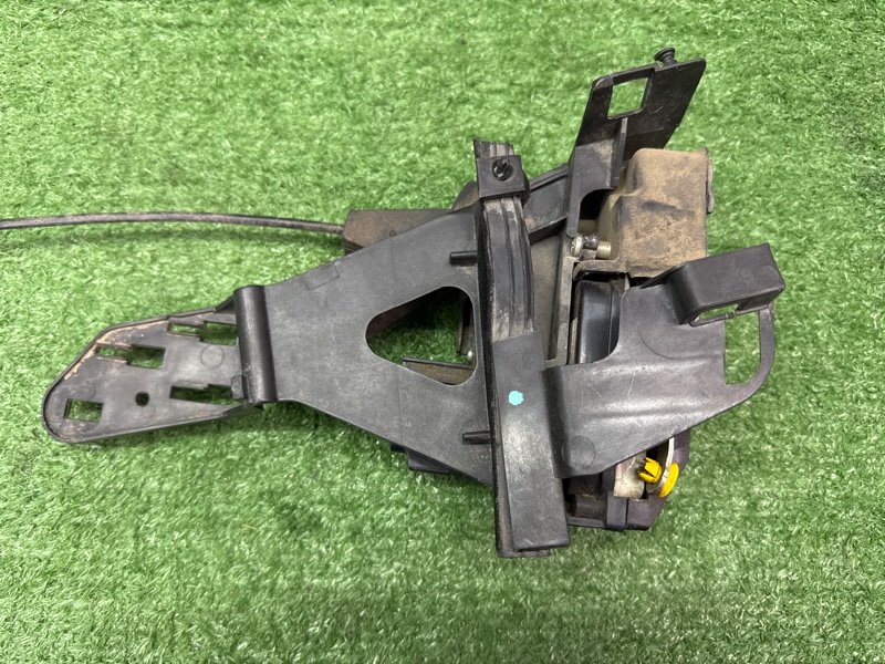 Замок двери Ford Fiesta