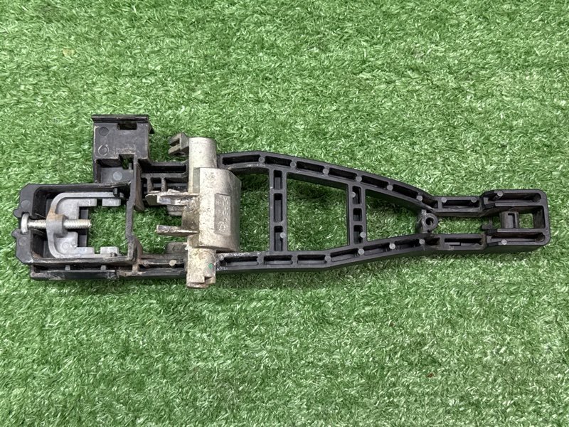 Кронштейн ручки двери Ford Mondeo 4